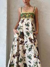 Sun Drenched – Gerüschtes Kleid mit einzigartigem Print und Taschen auf der Rückseite